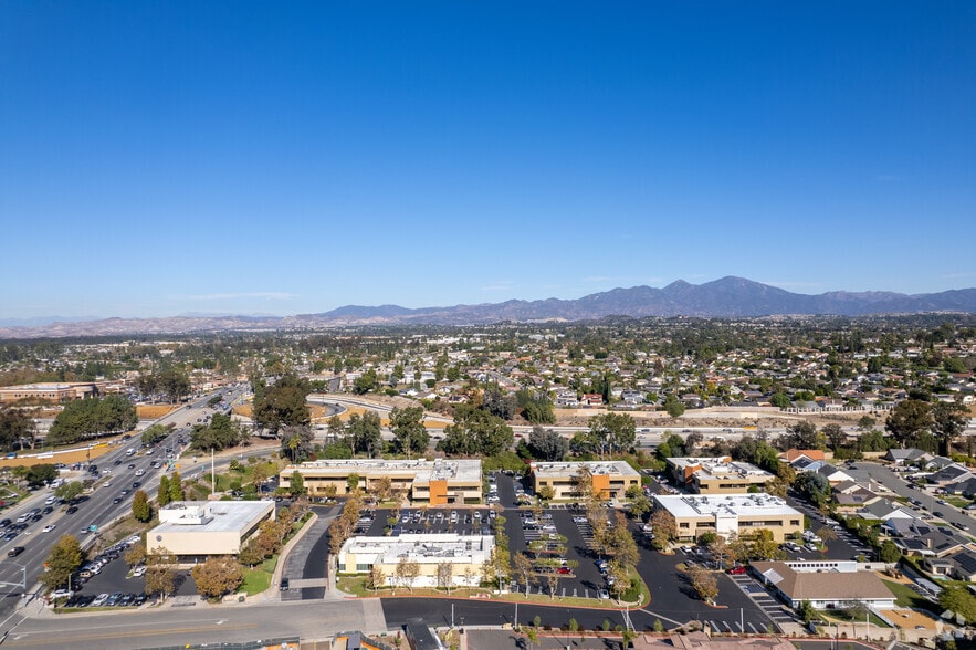 25231 Paseo de Alicia, Laguna Hills, CA for lease - Building Photo - Image 3 of 18