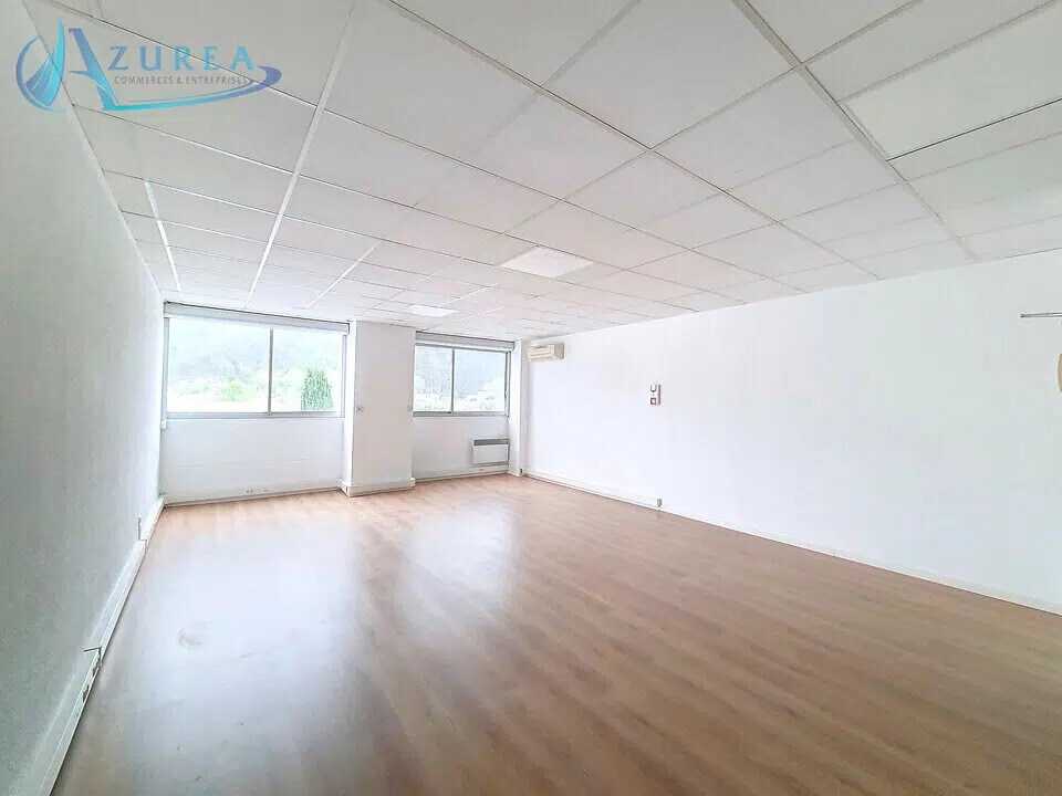 Office in Carros for sale Building Photo- Image 1 of 8