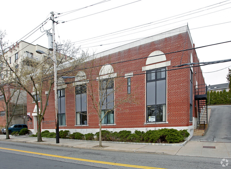 271 Main St, Eastchester, NY for lease - Building Photo - Image 2 of 5