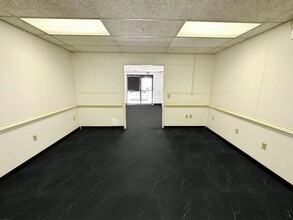 5306-5346 Peters Creek Rd, Roanoke, VA for lease Interior Photo- Image 2 of 6