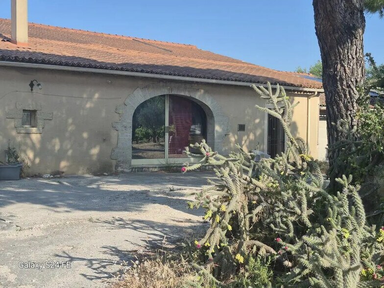 Office in Châteauneuf-du-Pape for lease - Building Photo - Image 2 of 7