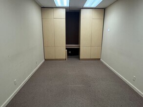 17525 Ventura Blvd, Encino, CA for lease Interior Photo- Image 1 of 5