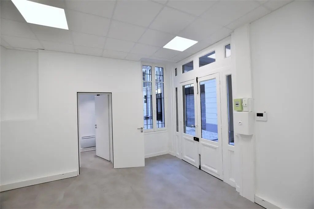 Office in Paris for lease Building Photo- Image 1 of 9