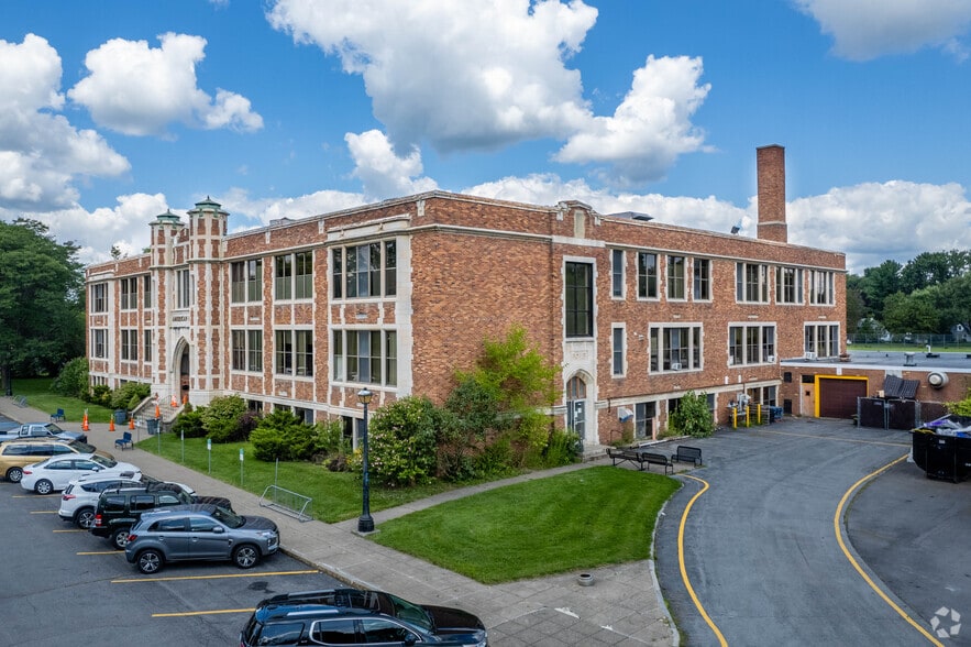 800 4th St, Liverpool, NY for sale - Primary Photo - Image 1 of 1