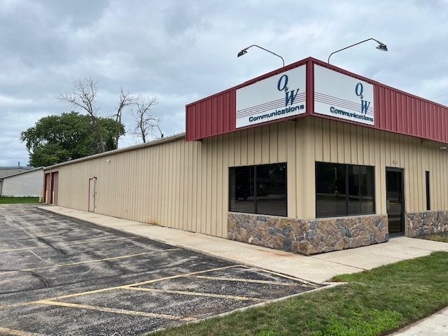2040 North Ave, Sheboygan, WI for lease - Building Photo - Image 1 of 4