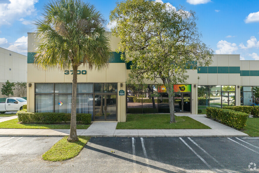 3700 NW 124th Ave, Coral Springs, FL for lease - Building Photo - Image 2 of 8