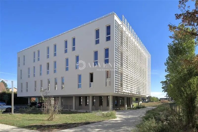 Office in Tours for lease - Building Photo - Image 3 of 6