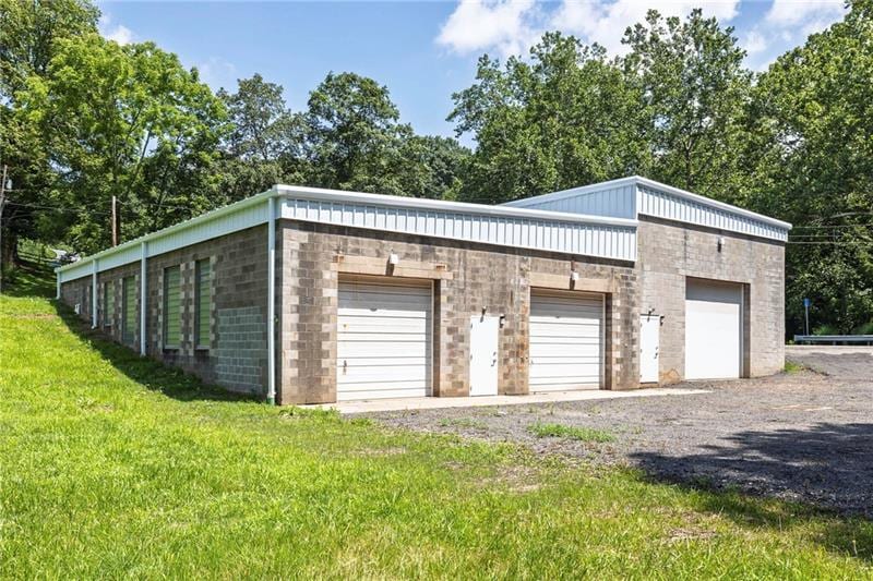 1799 Triphammer Rd, South Park, PA for sale - Building Photo - Image 3 of 6