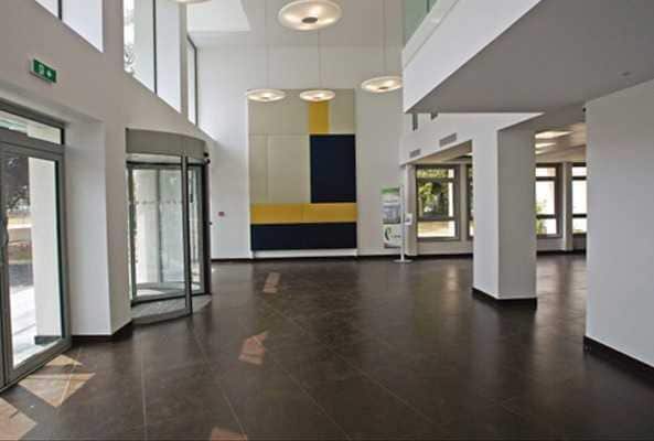 11 Avenue Morane Saulnier, Vélizy-Villacoublay for lease - Lobby - Image 2 of 7