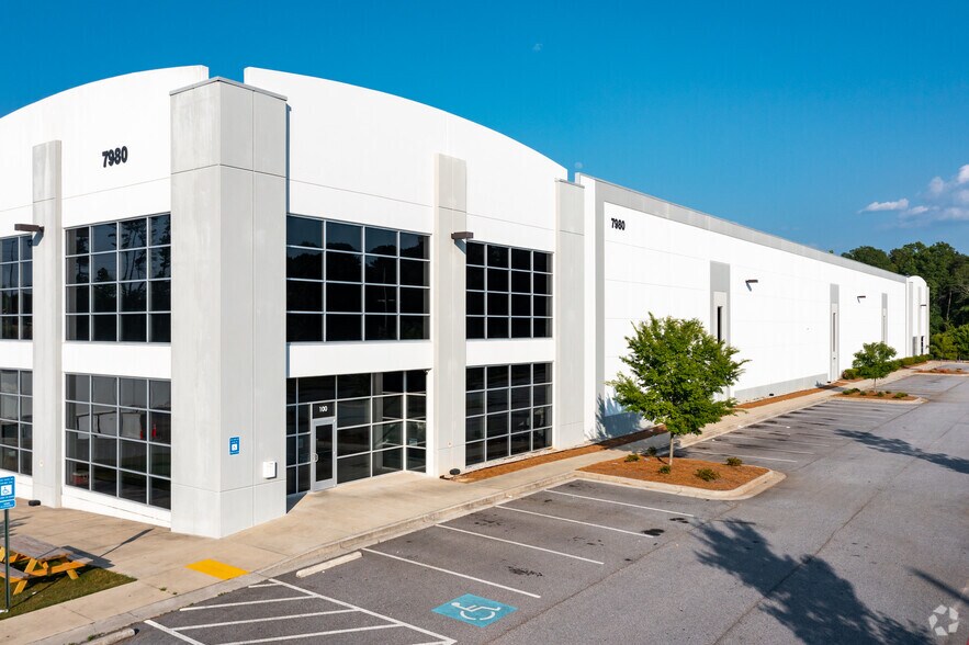 7980 Spence Rd, Fairburn, GA 30213