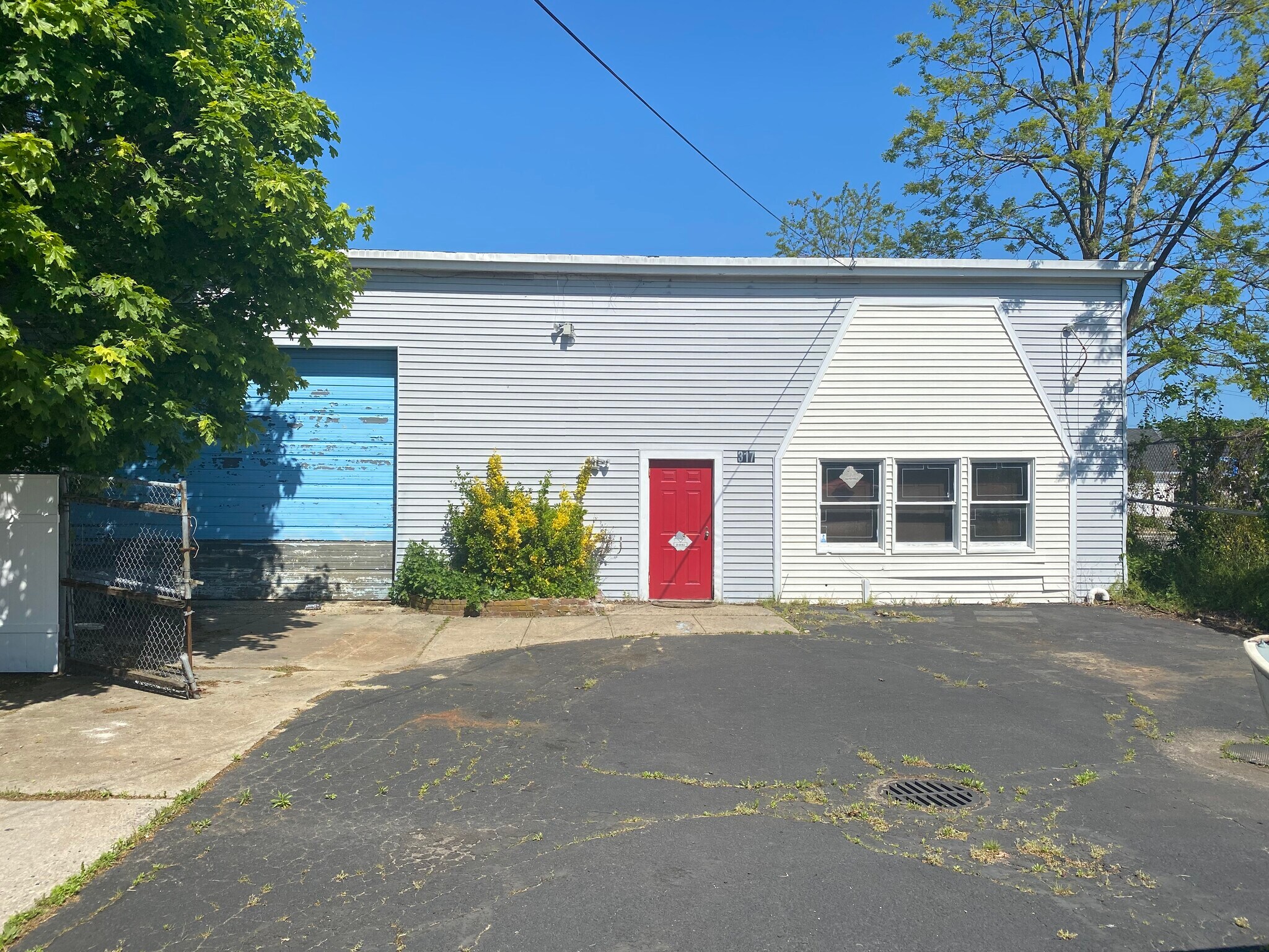 317 Bernice Dr, Bayport, NY for sale Building Photo- Image 1 of 1