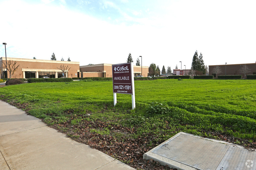 550 Lyell Dr, Modesto, CA for lease - Primary Photo - Image 1 of 4