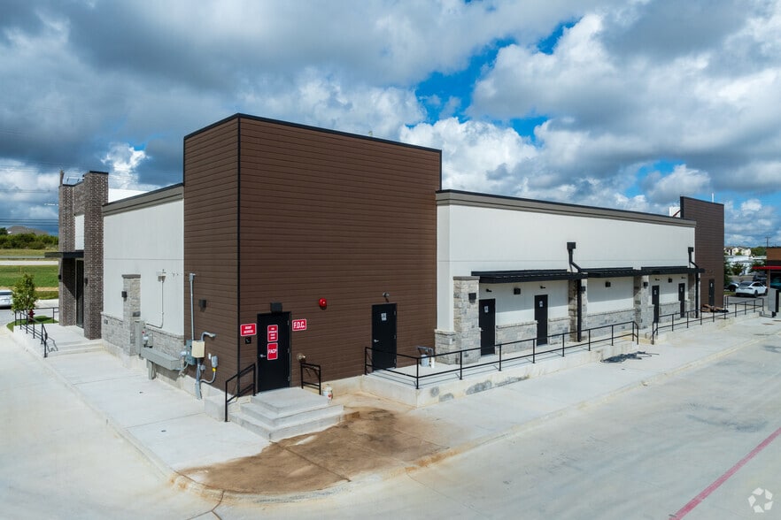 14300 Ronald Reagan Blvd, Cedar Park, TX for lease - Building Photo - Image 2 of 21
