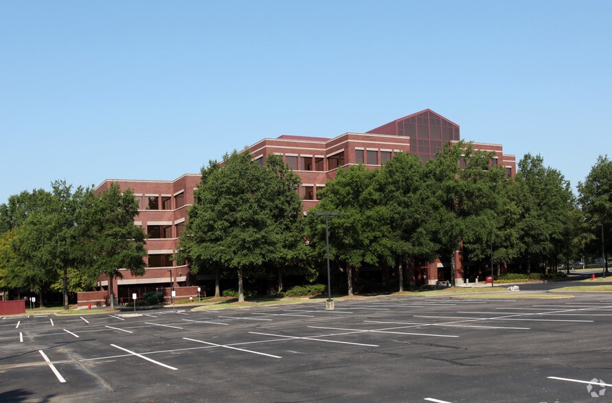 2007 Corporate Ave, Memphis, TN for lease - Building Photo - Image 2 of 9