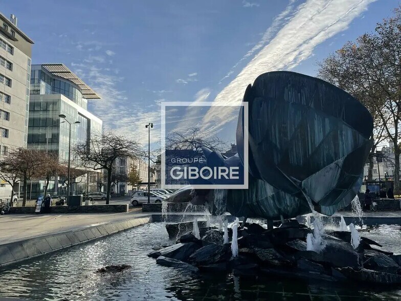 Office in Angers for lease - Building Photo - Image 1 of 6