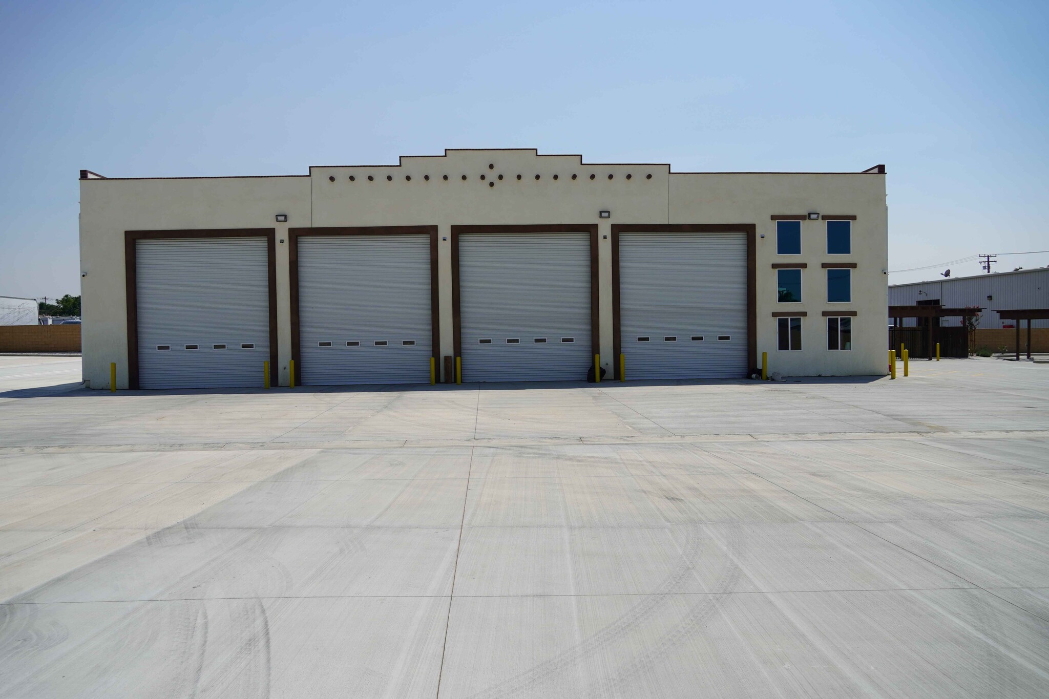 15992 Valley Blvd, Fontana, CA for lease Interior Photo- Image 1 of 9