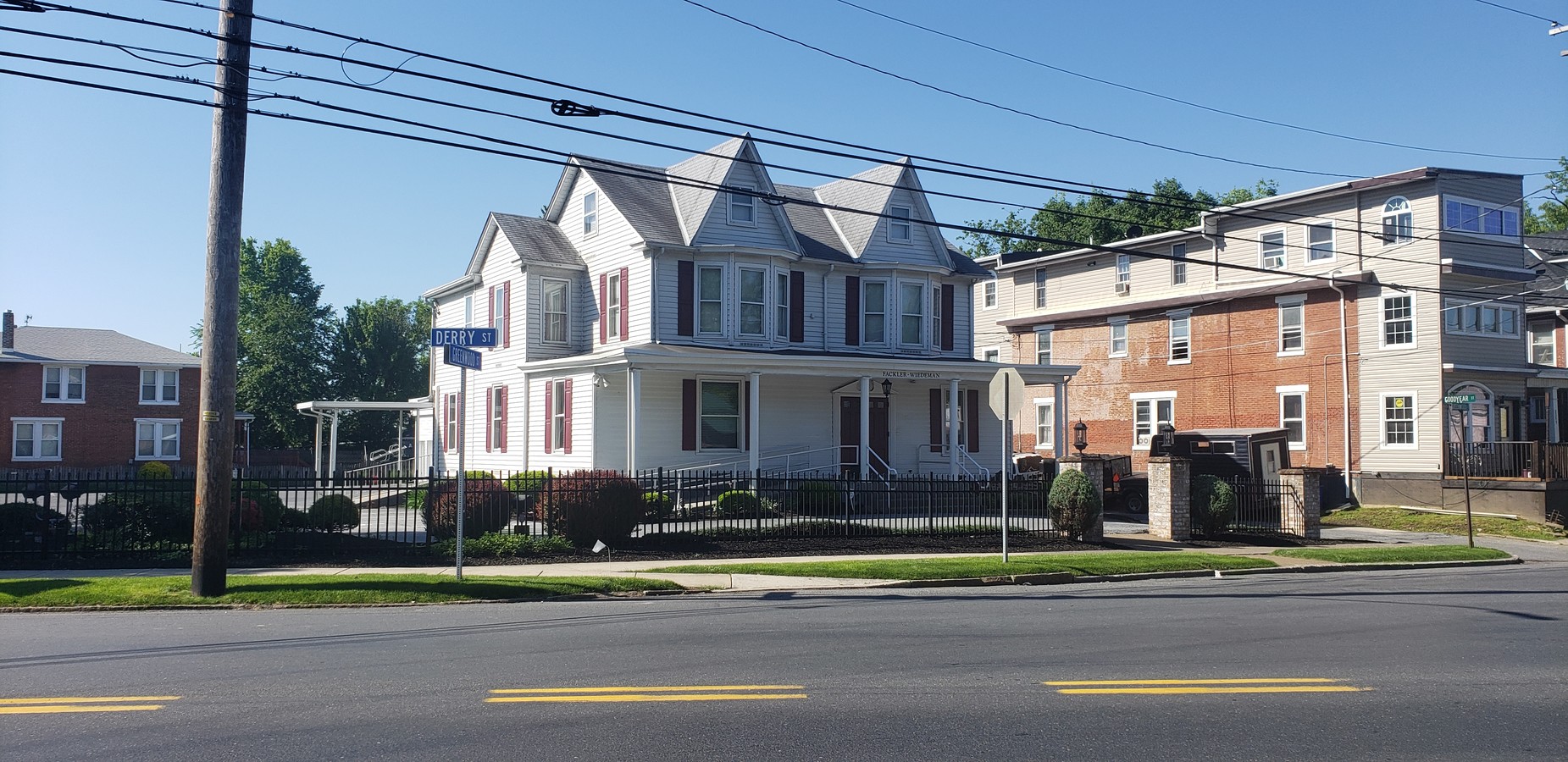 2253 Derry St, Harrisburg, PA 17104