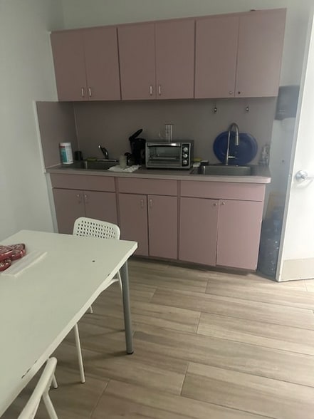 1117 E Hallandale Beach Blvd, Hallandale Beach, FL for lease - Building Photo - Image 2 of 21