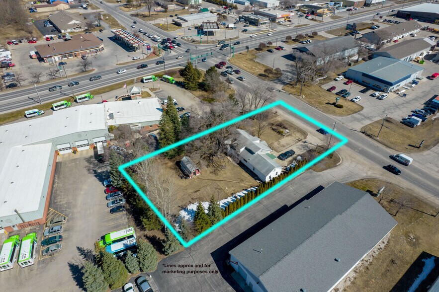 3167 Cass Rd, Traverse City, MI 49684