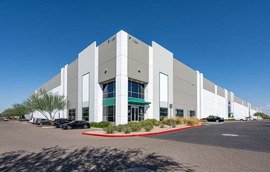 1250 S 71st Ave, Phoenix, AZ for lease - Building Photo - Image 1 of 7