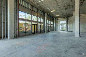 808 W San Carlos St, San Jose, CA for lease Interior Photo- Image 2 of 8