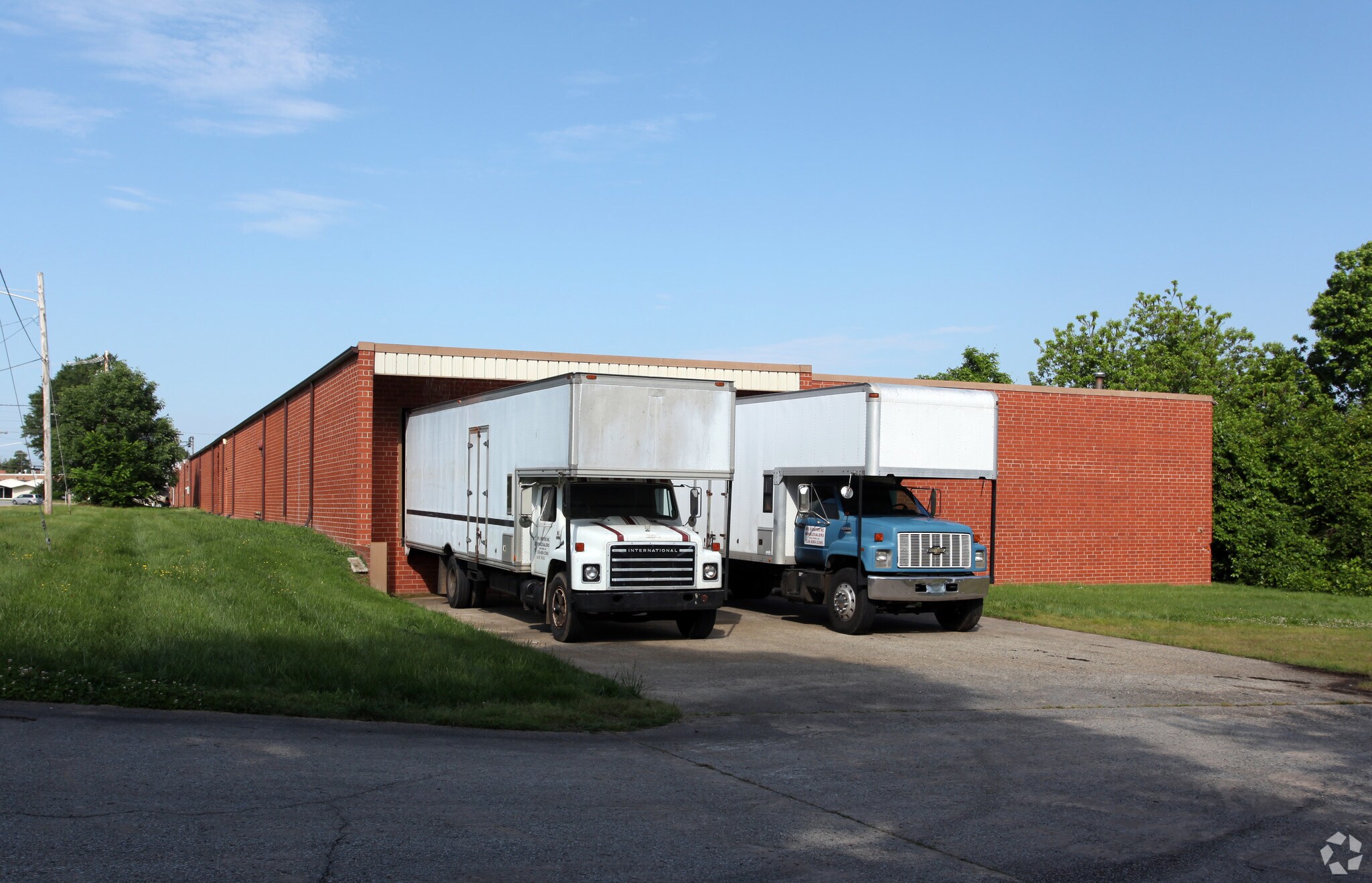 1937 W Green Dr, High Point, NC for sale Primary Photo- Image 1 of 1