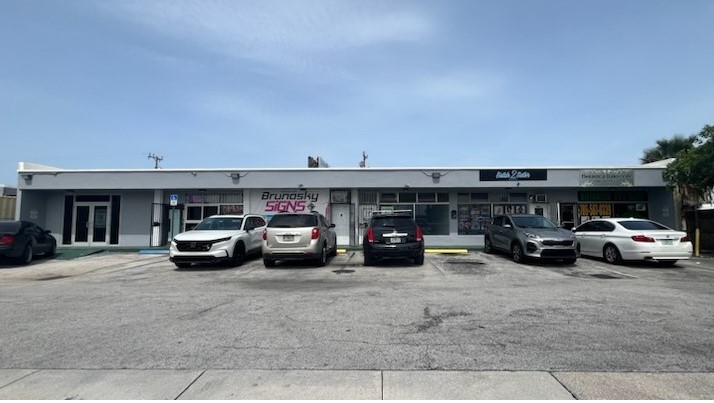 8421-8431 NW 7th Ave, Miami, FL for lease - Building Photo - Image 2 of 3