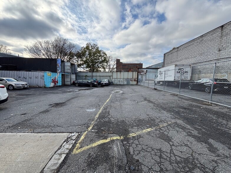 74-80 Georgia Ave, Brooklyn, NY for lease - Building Photo - Image 3 of 13