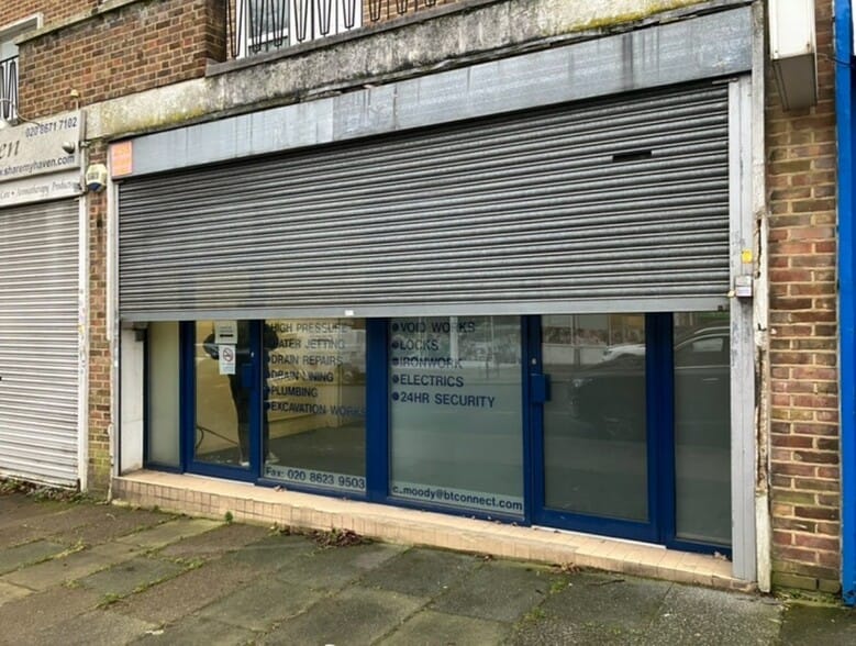 258 Amesbury Ave, London for lease - Building Photo - Image 1 of 4