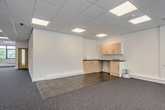 Stanney Mill Rd, Chester for lease Interior Photo- Image 1 of 5