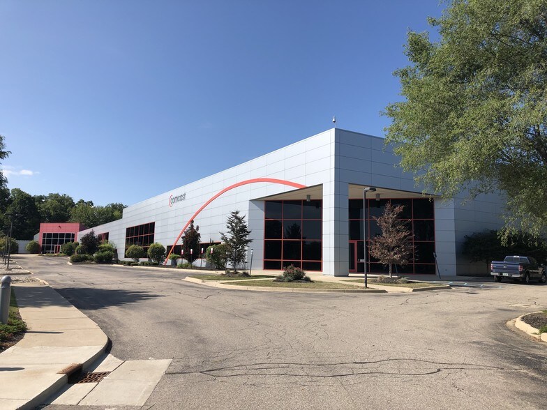 5775 Interface Dr, Ann Arbor, MI for lease - Building Photo - Image 1 of 17