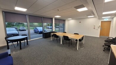 2-8 Dow Rd, Prestwick for lease Interior Photo- Image 2 of 6