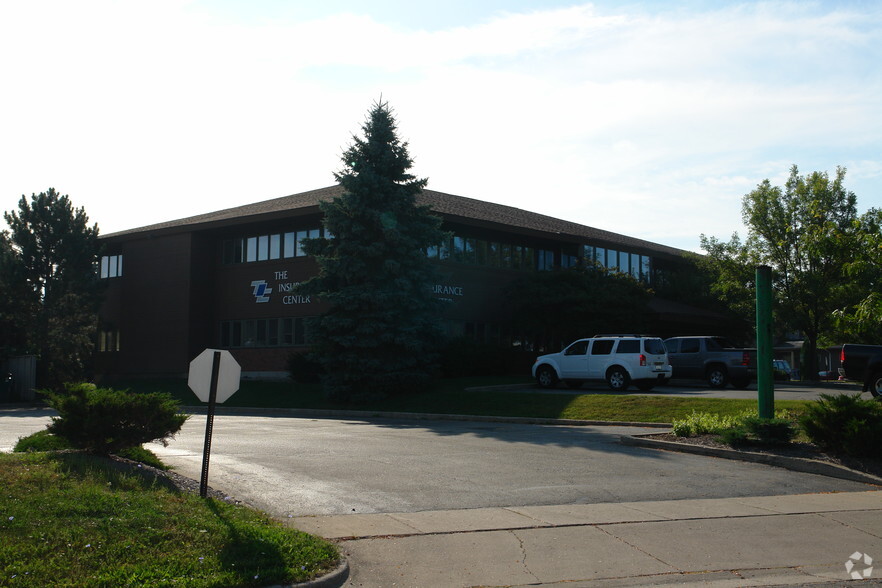 17 Applegate Ct, Madison, WI for lease - Building Photo - Image 3 of 14