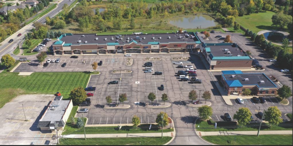 4880448884 Romeo Plank Rd, Township, MI 48044