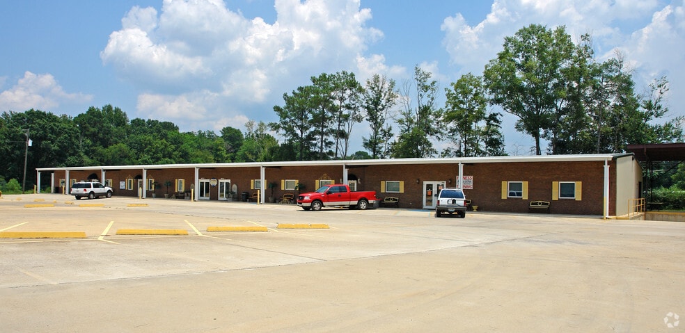 115 Hagan Ave, Childersburg, AL for sale - Primary Photo - Image 3 of 6