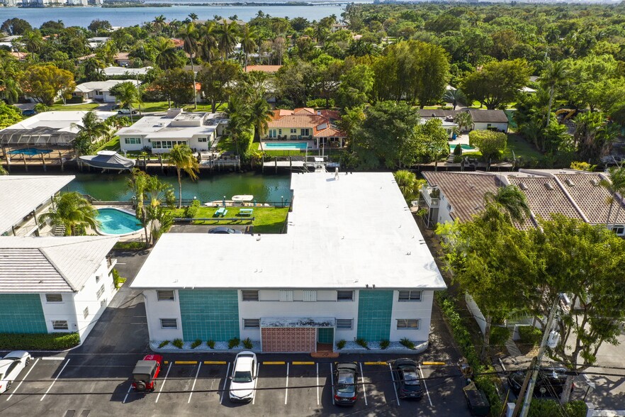 1316 NE 105th St, Miami Shores, FL for sale - Building Photo - Image 3 of 15