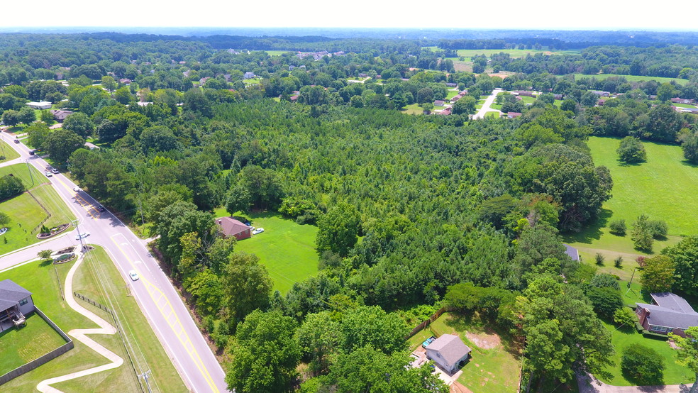 820 Rossview Rd, Clarksville, TN for sale - Primary Photo - Image 1 of 12