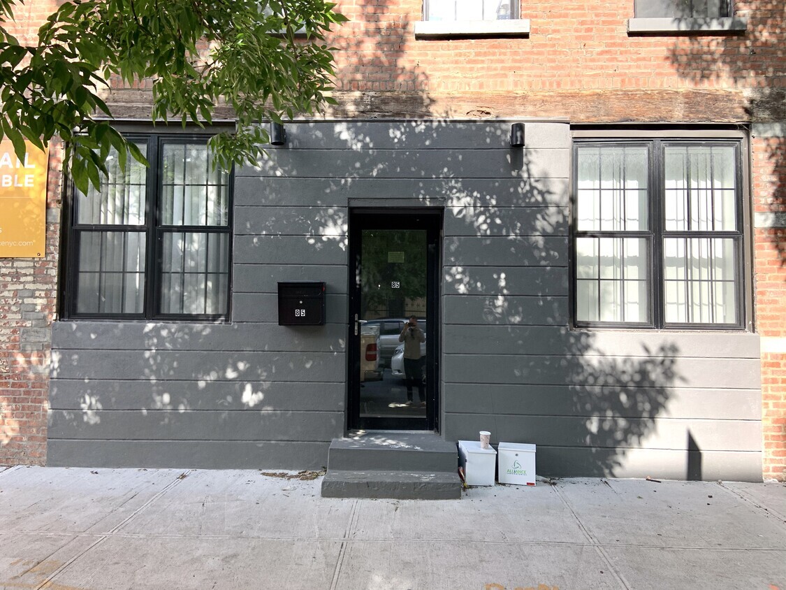 85 Howard Ave, Brooklyn, NY for lease Building Photo- Image 1 of 8