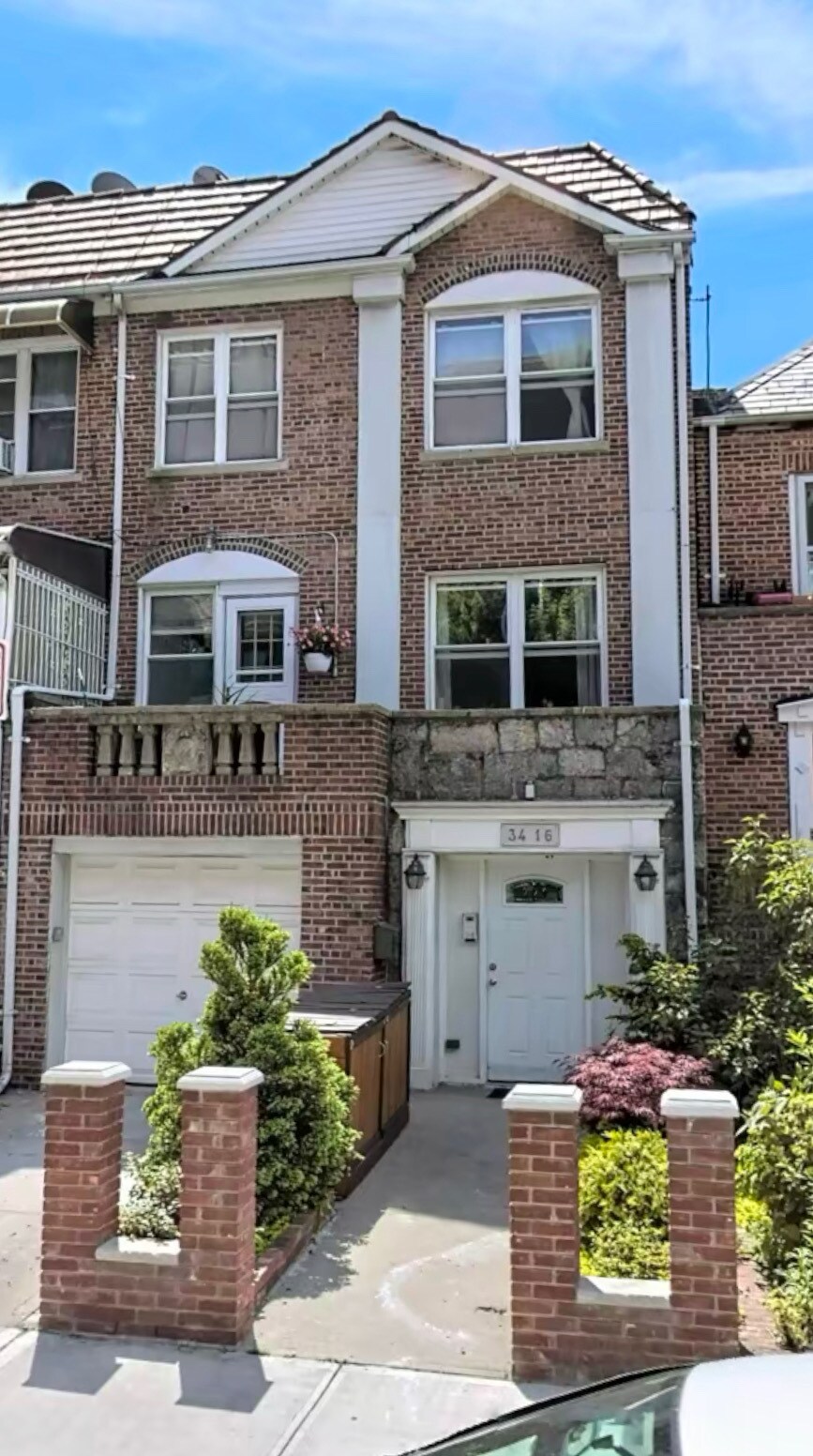 3416 76th St, Jackson Heights, NY 11372