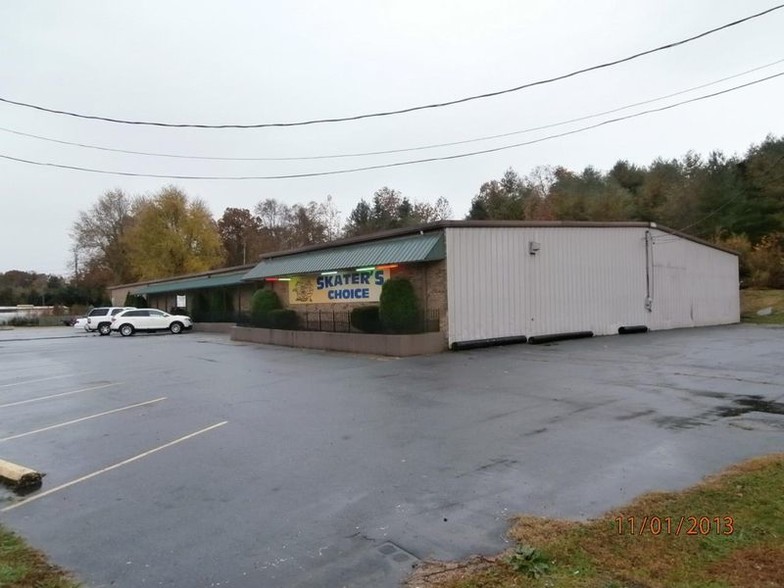 1705 Spartanburg Hwy, Hendersonville, NC 28792