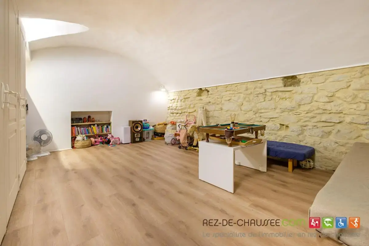 Lyon, RHO 69004 -  -  - Interior Photo - Image 1 of 4