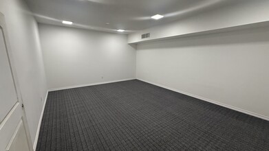 1700 New York Ave, Arlington, TX for lease Interior Photo- Image 1 of 13