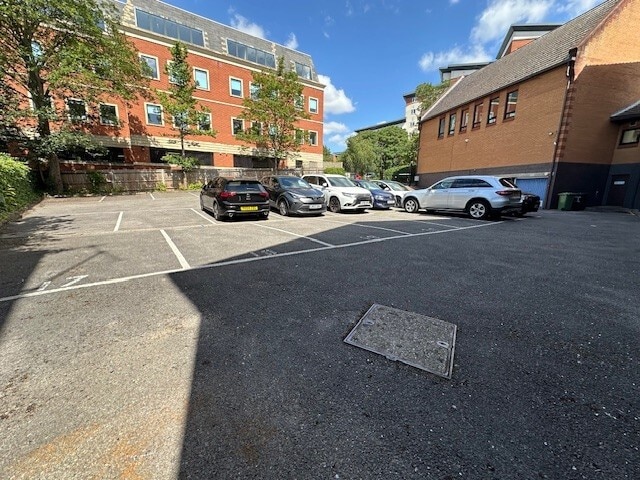 108-112 Windsor Rd, Slough for lease Building Photo- Image 1 of 6