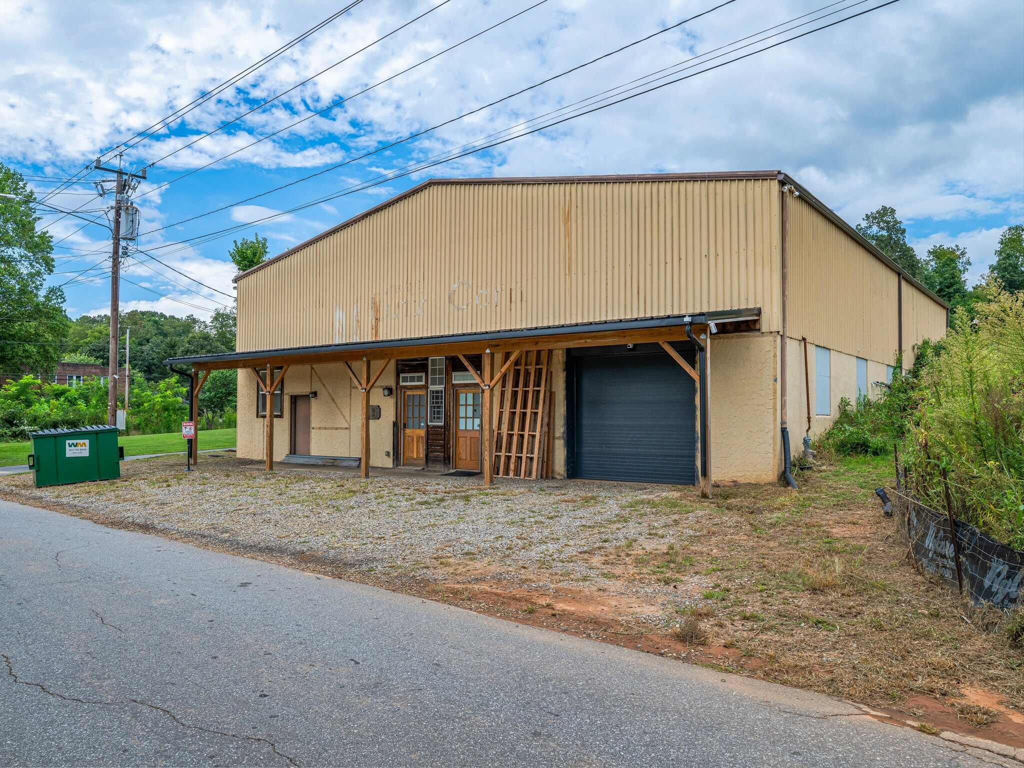 39 Brookside Cir, Candler, NC for sale Building Photo- Image 1 of 30