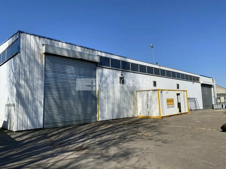 Flex in Vaulx-en-Velin for lease - Building Photo - Image 3 of 4