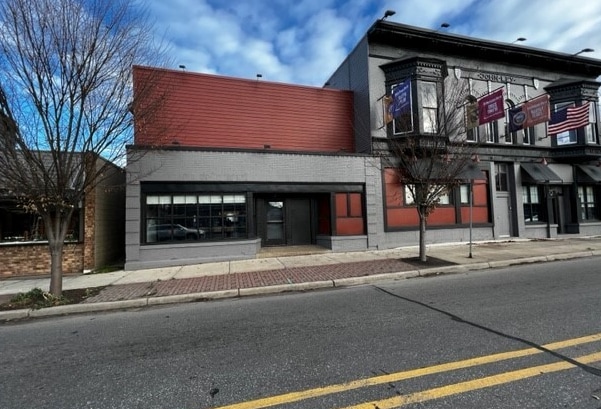 405 Leonard St NW, Grand Rapids, MI for lease - Building Photo - Image 1 of 7