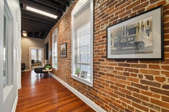 1814 N 15th St, Tampa, FL for sale Interior Photo- Image 1 of 7