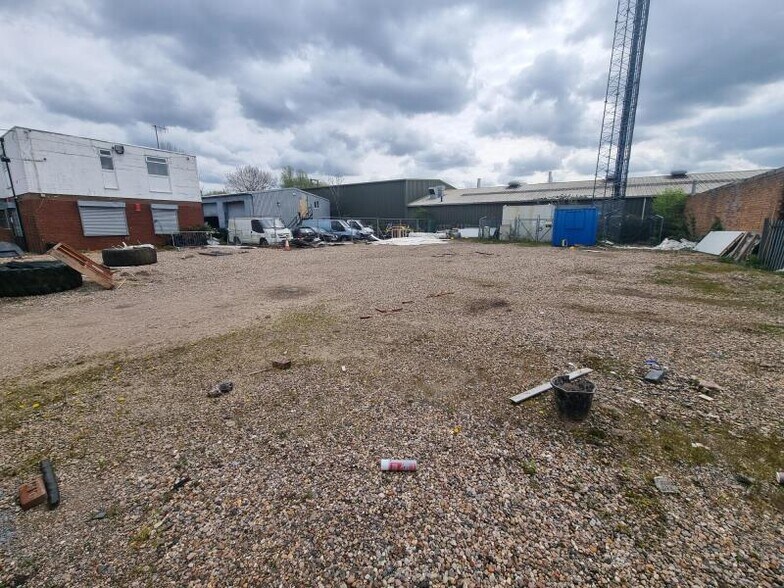 1 Whitacre Rd, Nuneaton, WAR CV11 6BX for Lease