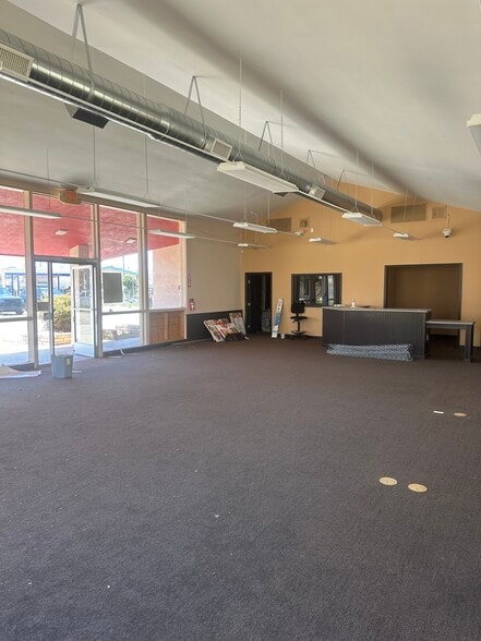 2805 Vineyard Ave, Oxnard, CA for sale - Building Photo - Image 2 of 26