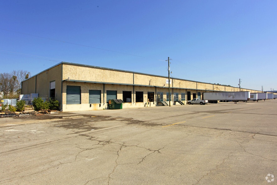 250 Distribution Dr, Birmingham, AL for lease - Building Photo - Image 2 of 2